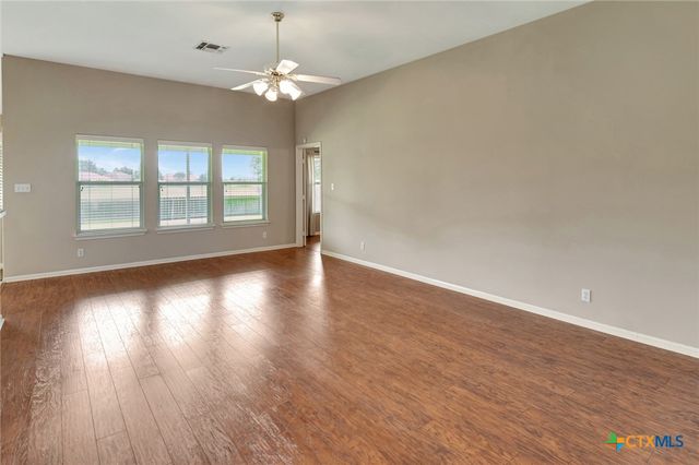 205 Arabian Drive, Victoria, TX 77904
