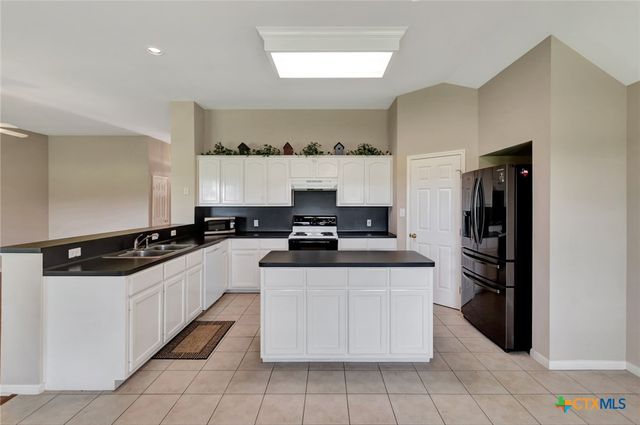 205 Arabian Drive, Victoria, TX 77904