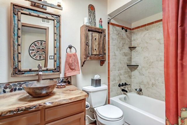 3256 Calle De Molina, Santa Fe, NM 87507