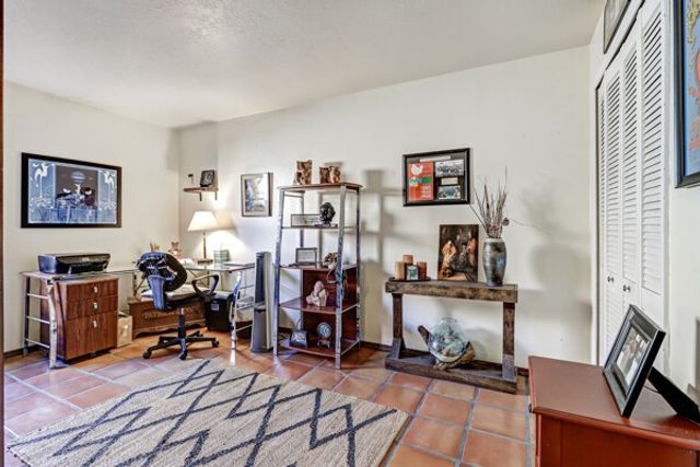 3256 Calle De Molina, Santa Fe, NM 87507