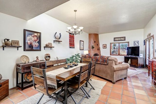 3256 Calle De Molina, Santa Fe, NM 87507