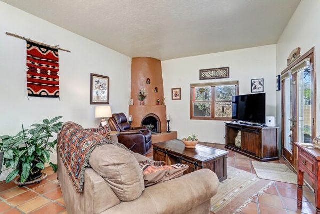 3256 Calle De Molina, Santa Fe, NM 87507