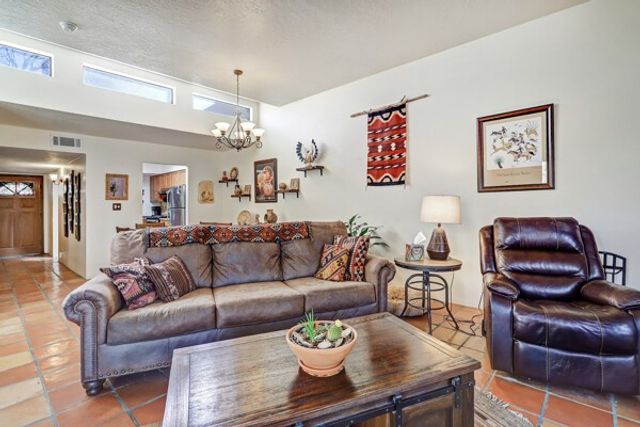 3256 Calle De Molina, Santa Fe, NM 87507