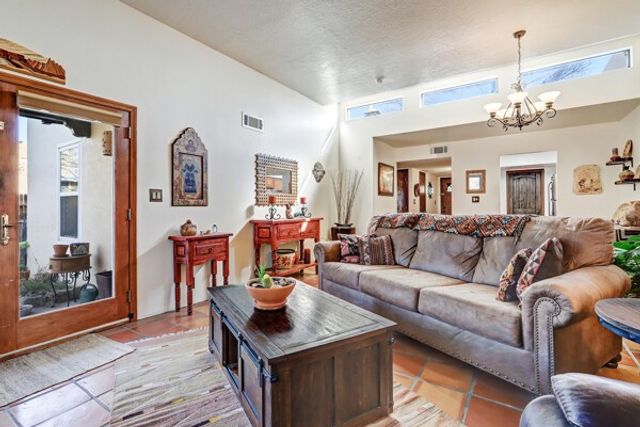 3256 Calle De Molina, Santa Fe, NM 87507