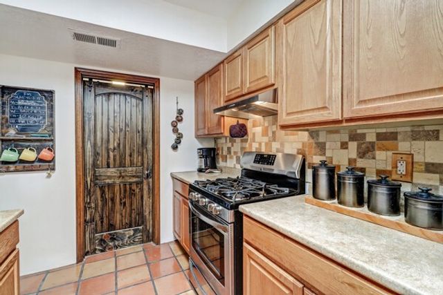 3256 Calle De Molina, Santa Fe, NM 87507