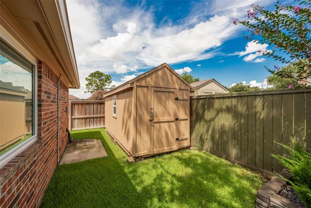 1013 Azalea Pointe, League City, TX 77573