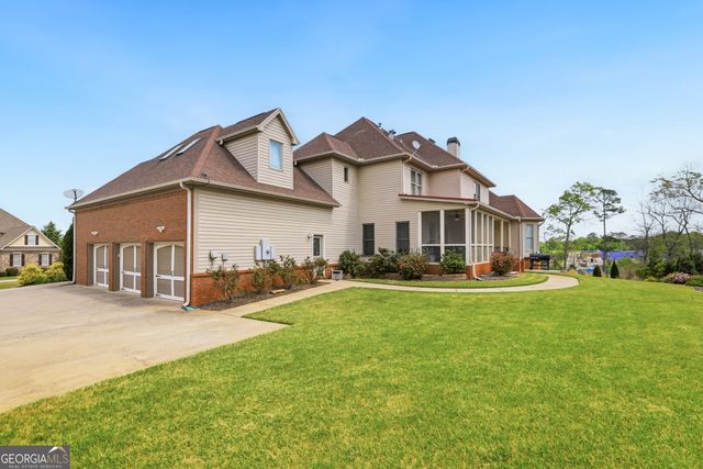 5653 Tuxedo Drive, Douglasville, GA 30135