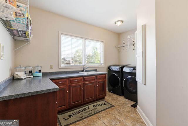 5653 Tuxedo Drive, Douglasville, GA 30135