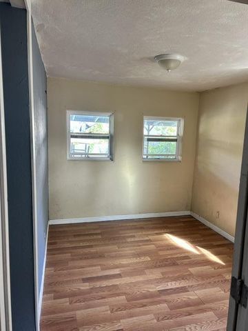 322 1st Avenue, Redwood City, CA 94063