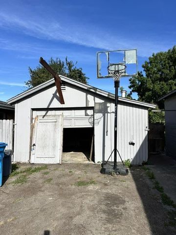 322 1st Avenue, Redwood City, CA 94063