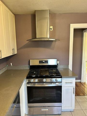 322 1st Avenue, Redwood City, CA 94063