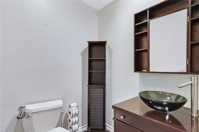 28454 Evergreen, Saugus, CA 91390