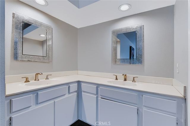 28454 Evergreen, Saugus, CA 91390