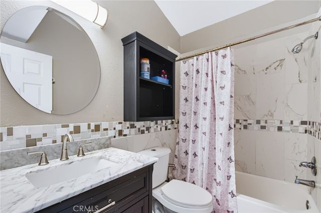28454 Evergreen, Saugus, CA 91390