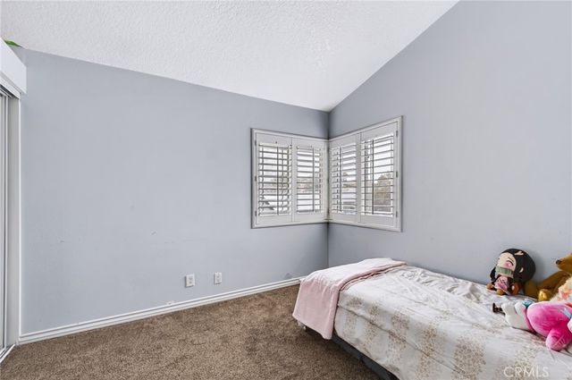28454 Evergreen, Saugus, CA 91390