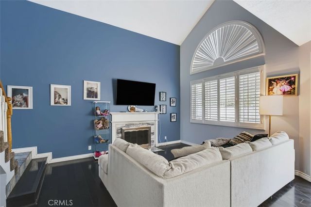 28454 Evergreen, Saugus, CA 91390