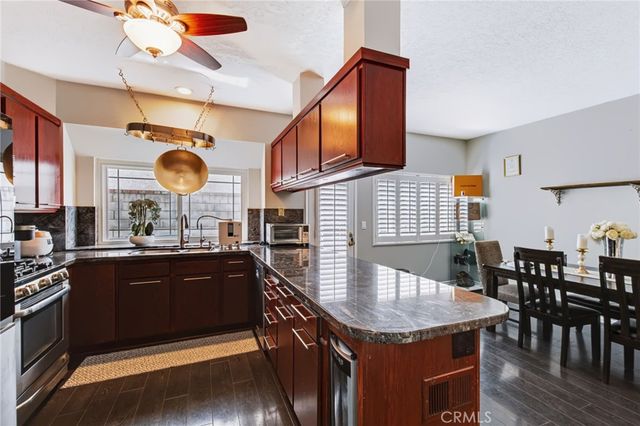 28454 Evergreen, Saugus, CA 91390