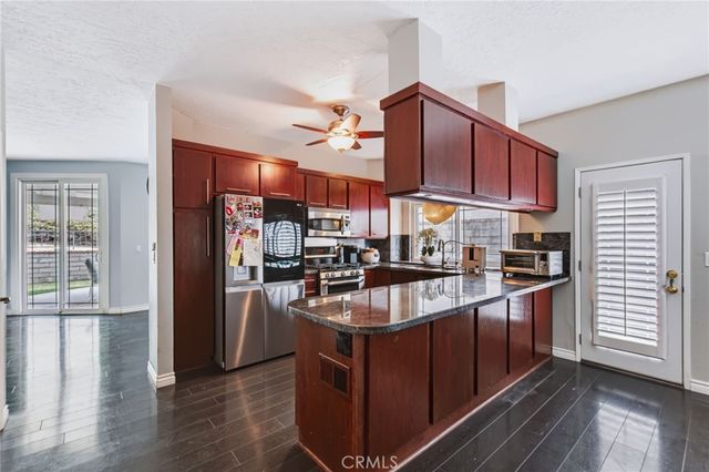 28454 Evergreen, Saugus, CA 91390