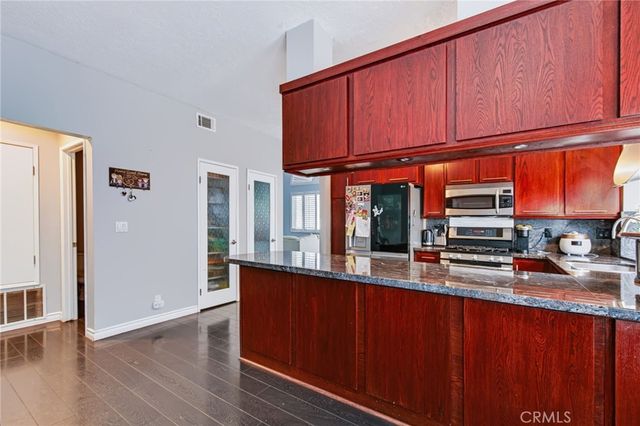 28454 Evergreen, Saugus, CA 91390