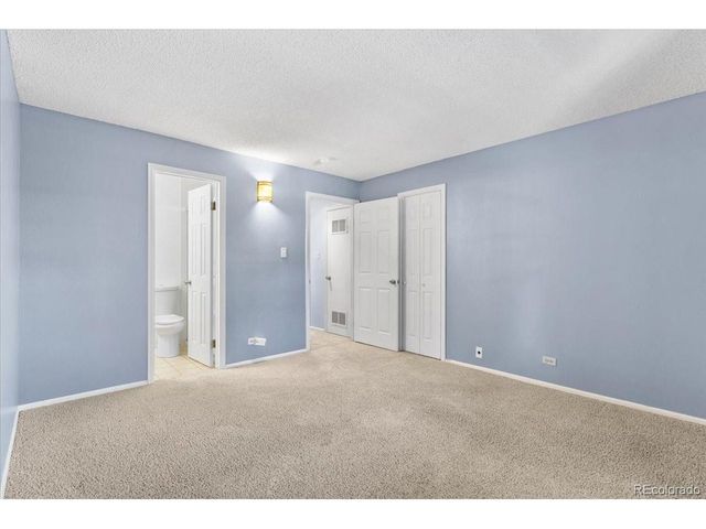 2301 E Fremont Ave Y-Y06, Centennial, CO 80122
