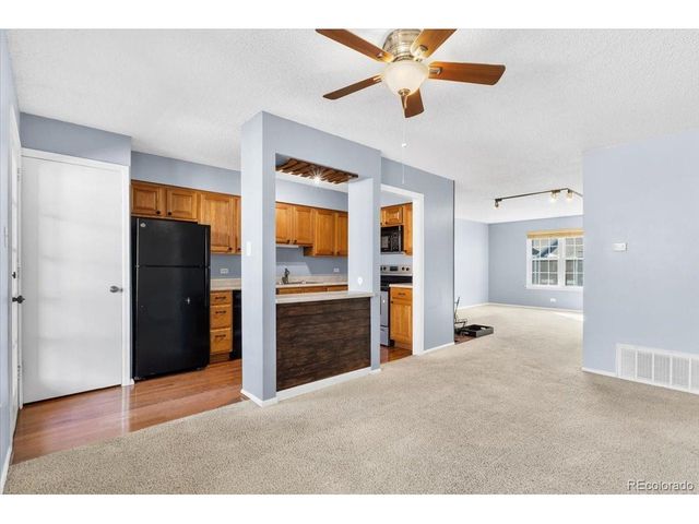 2301 E Fremont Ave Y-Y06, Centennial, CO 80122