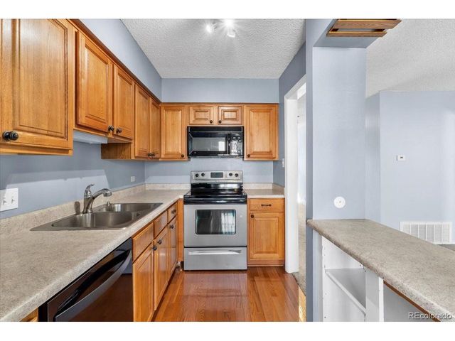 2301 E Fremont Ave Y-Y06, Centennial, CO 80122