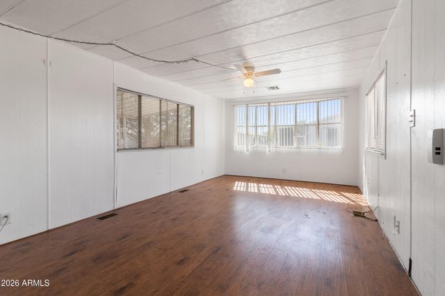 535 S ALMA SCHOOL Road 39, Mesa, AZ 85210