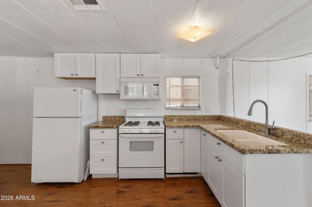535 S ALMA SCHOOL Road 39, Mesa, AZ 85210