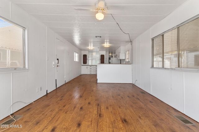 535 S ALMA SCHOOL Road 39, Mesa, AZ 85210