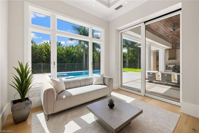 3280 Crayton RD, Naples, FL 34103