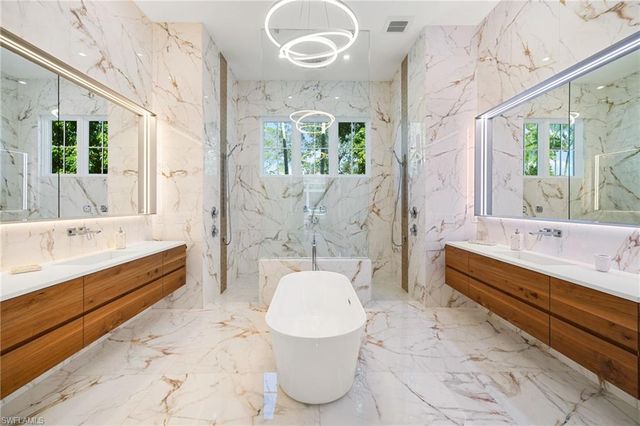 3280 Crayton RD, Naples, FL 34103