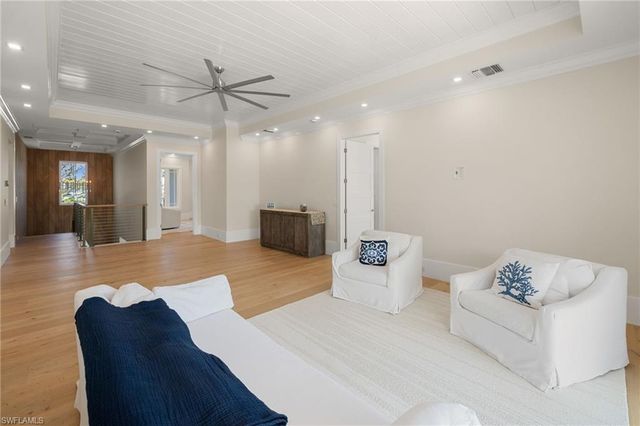 3280 Crayton RD, Naples, FL 34103