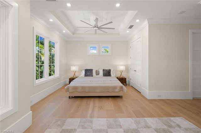 3280 Crayton RD, Naples, FL 34103