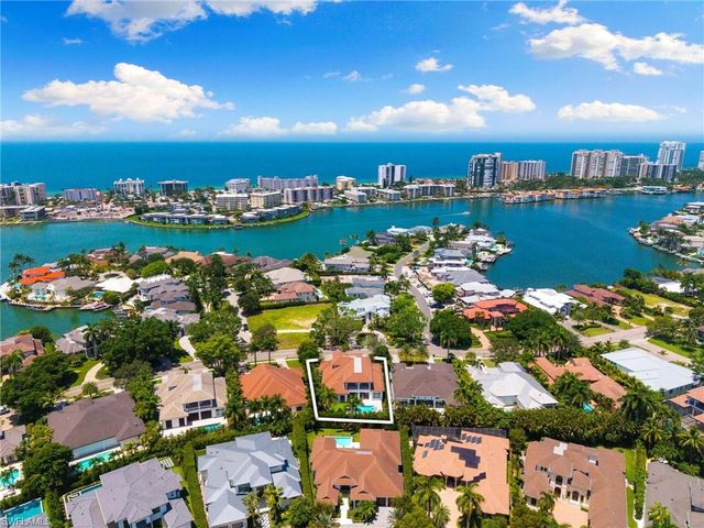 3280 Crayton RD, Naples, FL 34103