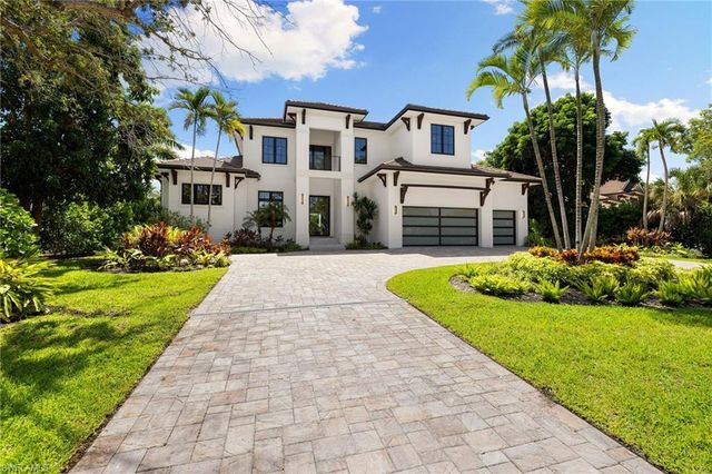 3280 Crayton RD, Naples, FL 34103