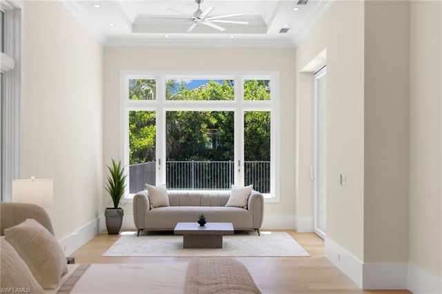 3280 Crayton RD, Naples, FL 34103