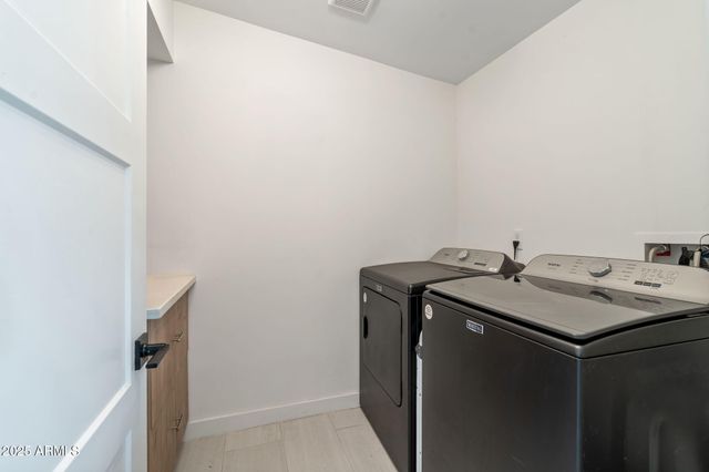 3901 N 19TH Street, Phoenix, AZ 85016
