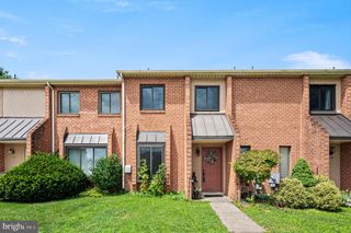 135 CAERNARVON CT, Exton, PA 19341