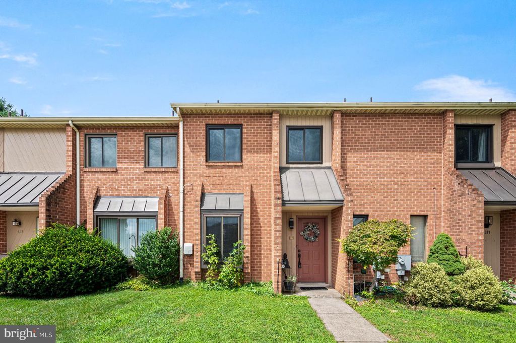 135 CAERNARVON CT, Exton, PA 19341