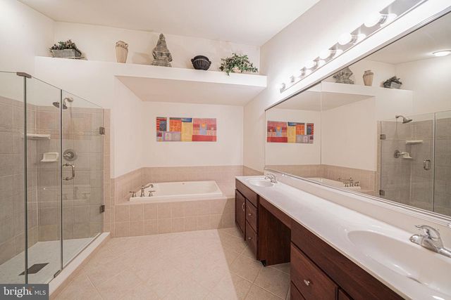 2392 S WHITTMORE, Furlong, PA 18925