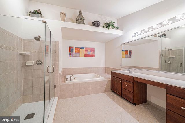 2392 S WHITTMORE, Furlong, PA 18925