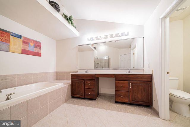 2392 S WHITTMORE, Furlong, PA 18925