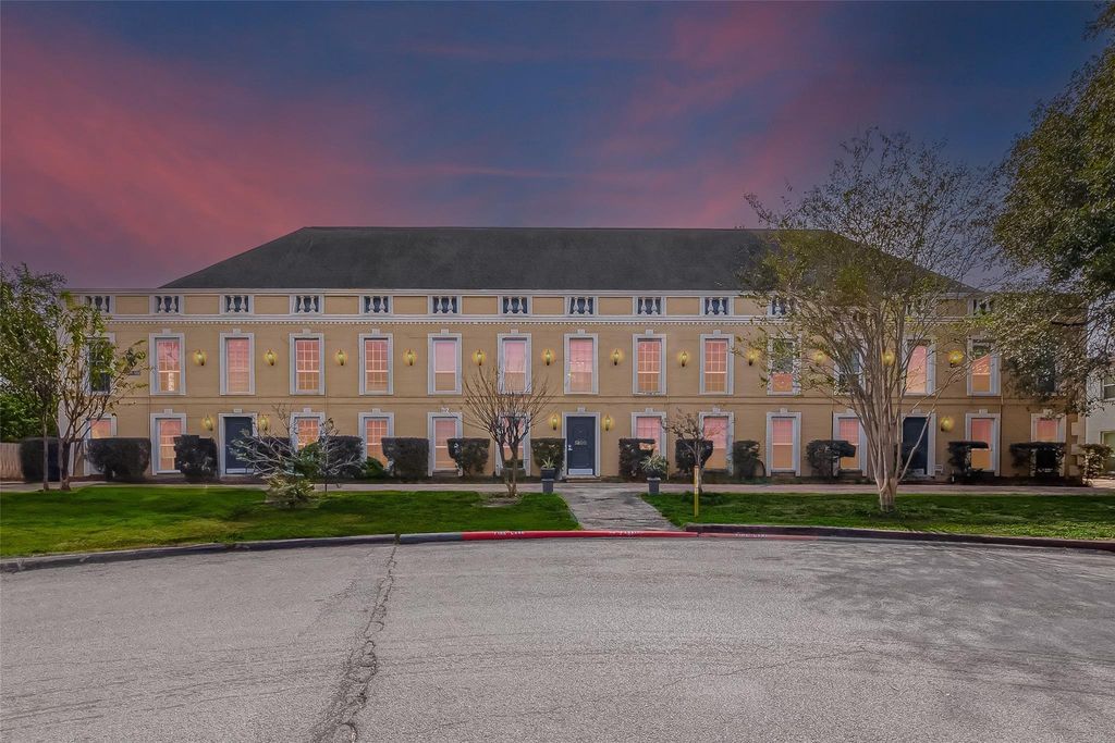 5200 Arboles Drive 2, Houston, TX 77035