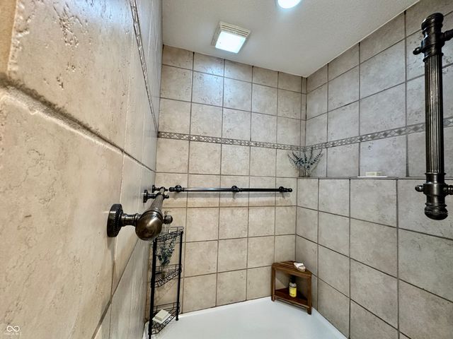2001 E Ely Court, Martinsville, IN 46151