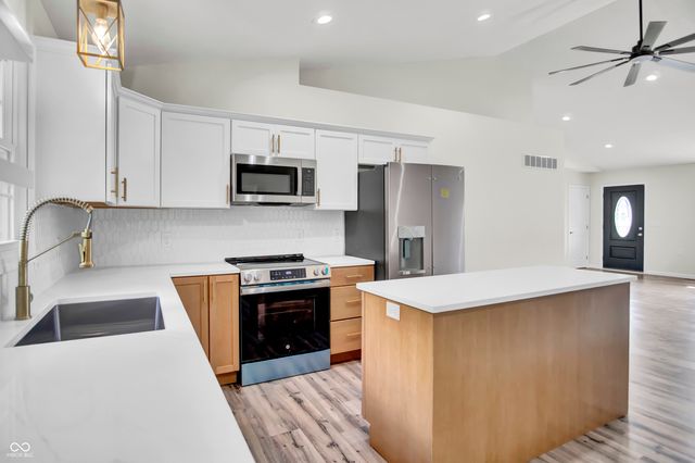 935 S County Road 185 E, North Vernon, IN 47265