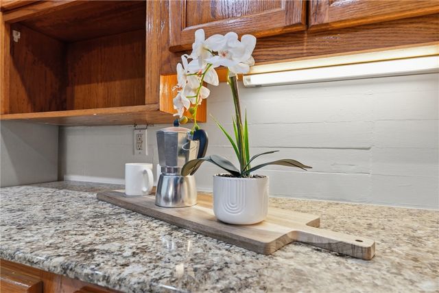 407 NW B Street, Bentonville, AR 72712