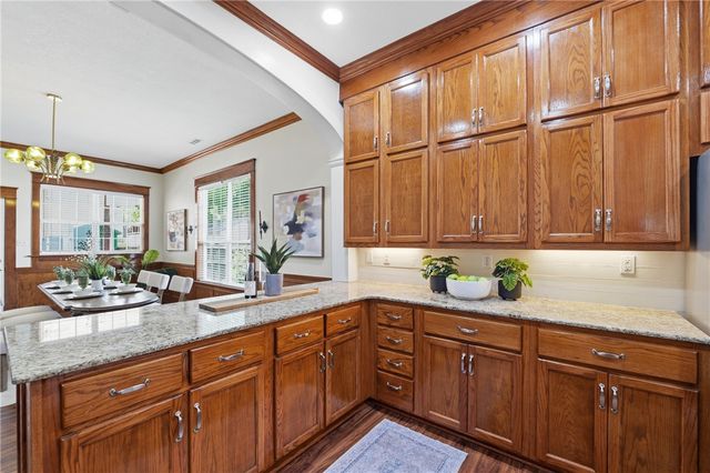 407 NW B Street, Bentonville, AR 72712