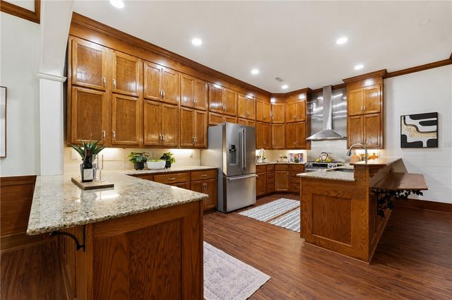 407 NW B Street, Bentonville, AR 72712