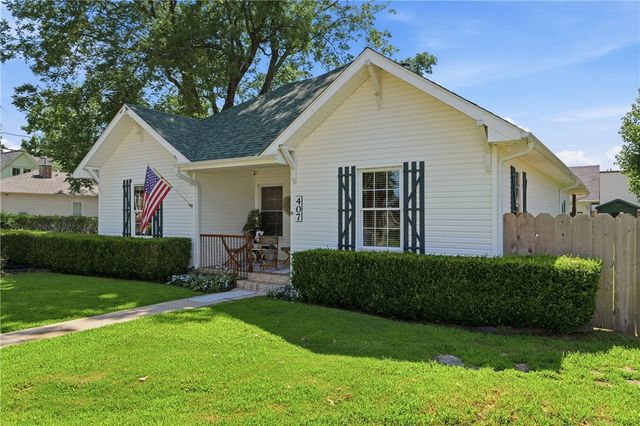 407 NW B Street, Bentonville, AR 72712