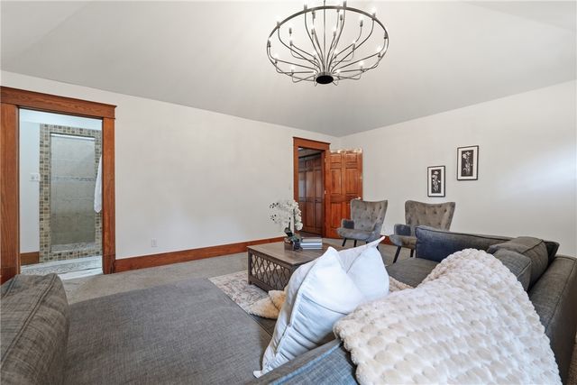 407 NW B Street, Bentonville, AR 72712